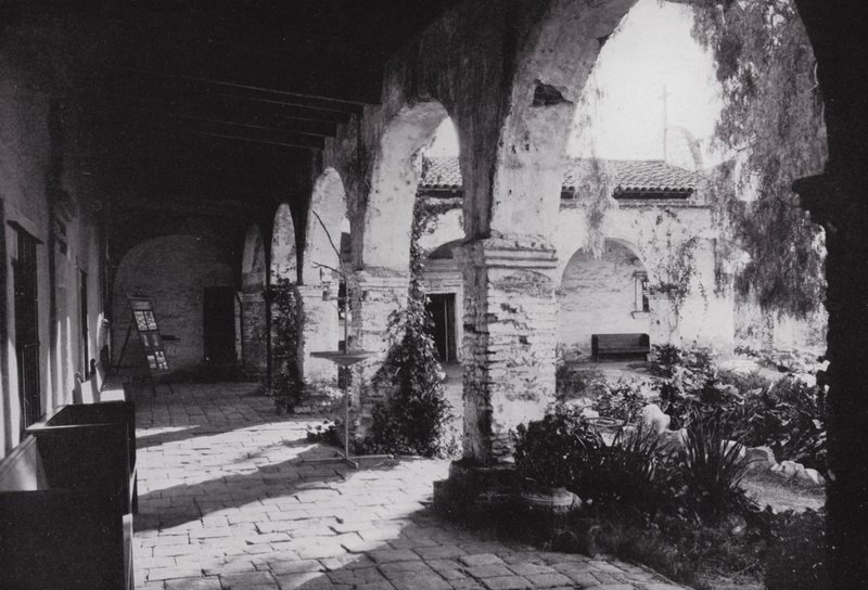 Kalifornia: Mission San Juan Capistrano, 1776-ban alapítva, Los Angelestől délre (f/w fotó) alkotó: American Photographer (after)
