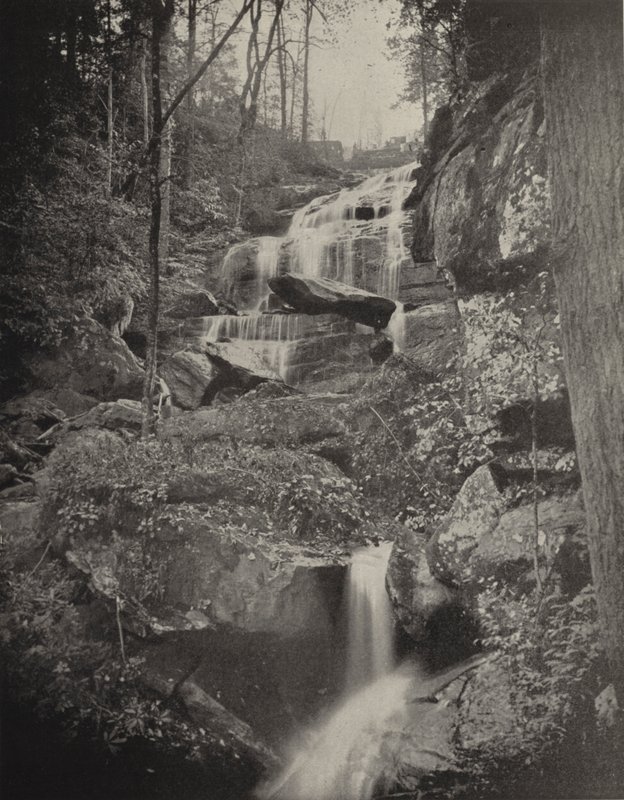 Fall Creek Cascade, Észak-Karolina (f/w fotó) alkotó: American Photographer (after)
