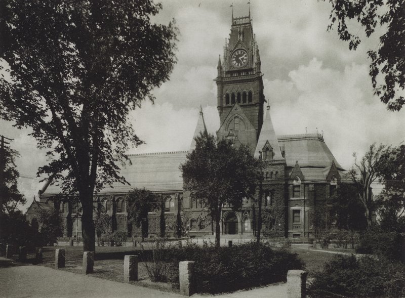 Harvard Egyetem: Memorial Hall (f/w fotó) alkotó: American Photographer (after)