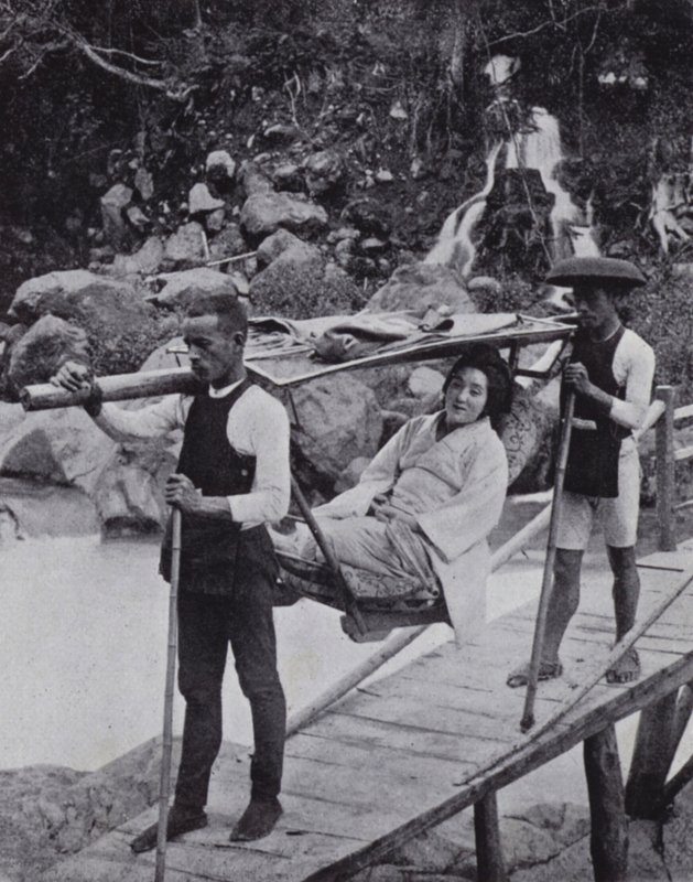 Japán hölgy átkel a Daiya folyón Nikko közelében (f/w fotó) alkotó: American Photographer (after)