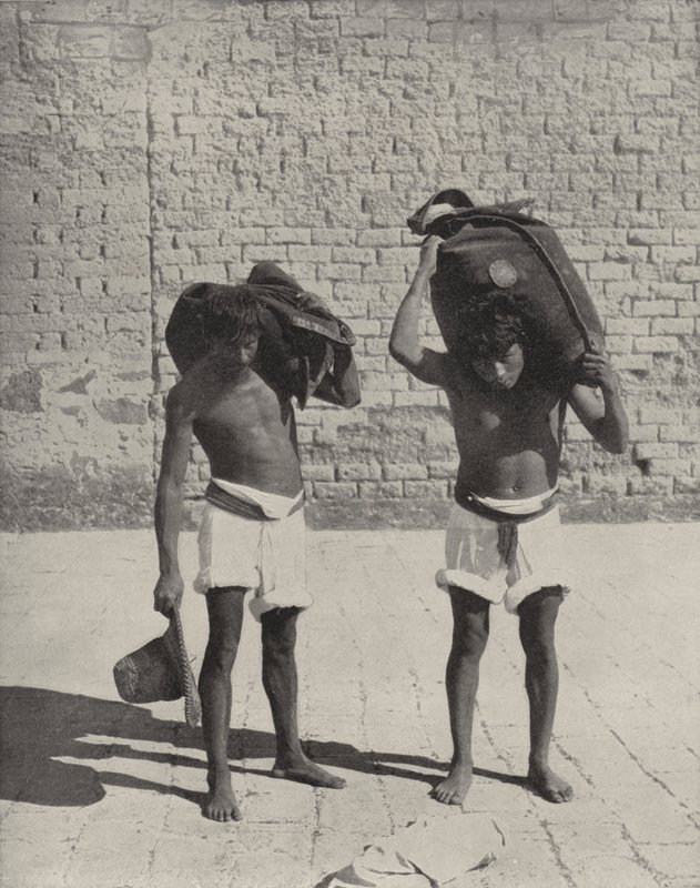 Water Carriers at Guanajuato (f/w fotó) alkotó: American Photographer (after)