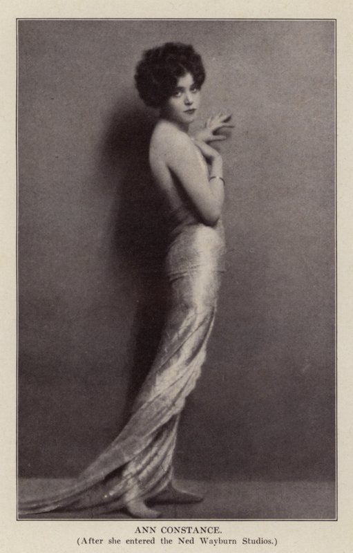 Ann Constance (fekete-fehér fotó) alkotó: American Photographer