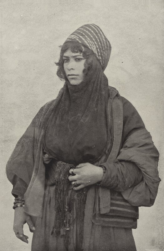 Beduin Nő alkotó: American Photographer