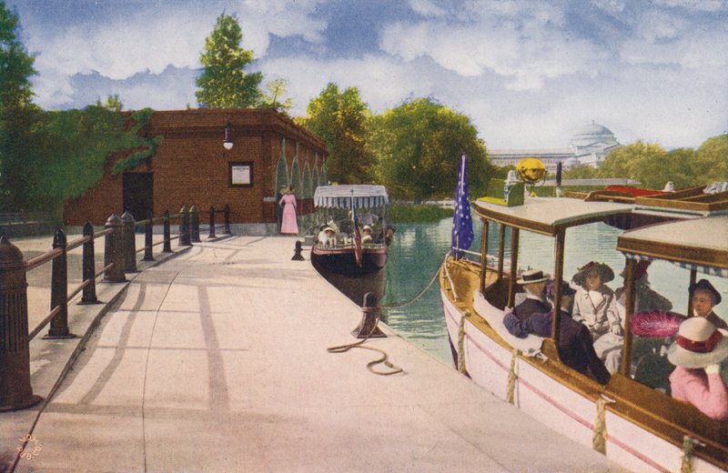 Chicago: Jackson Park Boat House and Excursion Steamers (színes fénykép) alkotó: American Photographer