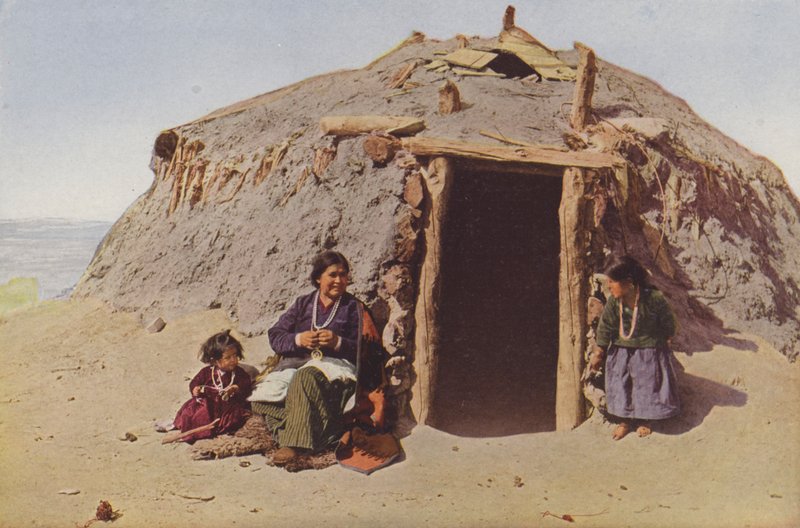 Elle of Ganado, Indián épület, Albuquerque, a navajók leghíresebb szövője (színes fotó) alkotó: American Photographer