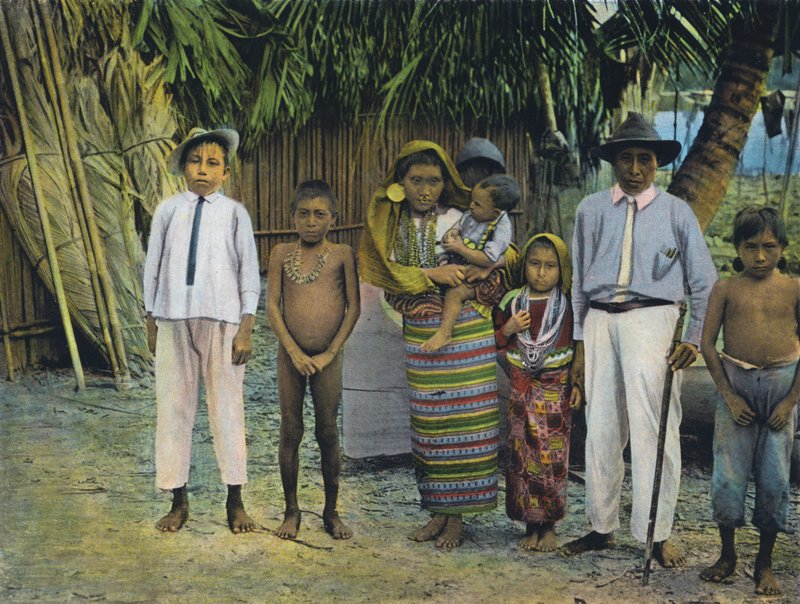 Indiai család, Carti szigete, San Blas, Panamai Köztársaság alkotó: American Photographer