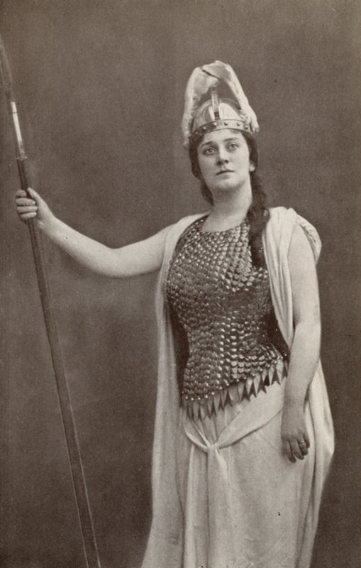 Lillian Nordica, mint Brunnhilde, a "Die Walkure"-ben (fekete-fehér fotó) alkotó: American Photographer