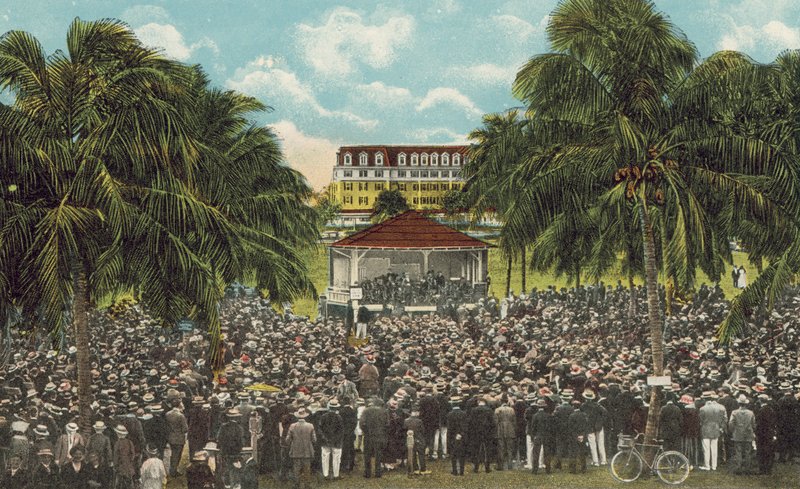 Miami, Florida, 1925 körül: Bryan bibliaórája a Royal Palm Parkban (színes fotó) alkotó: American Photographer