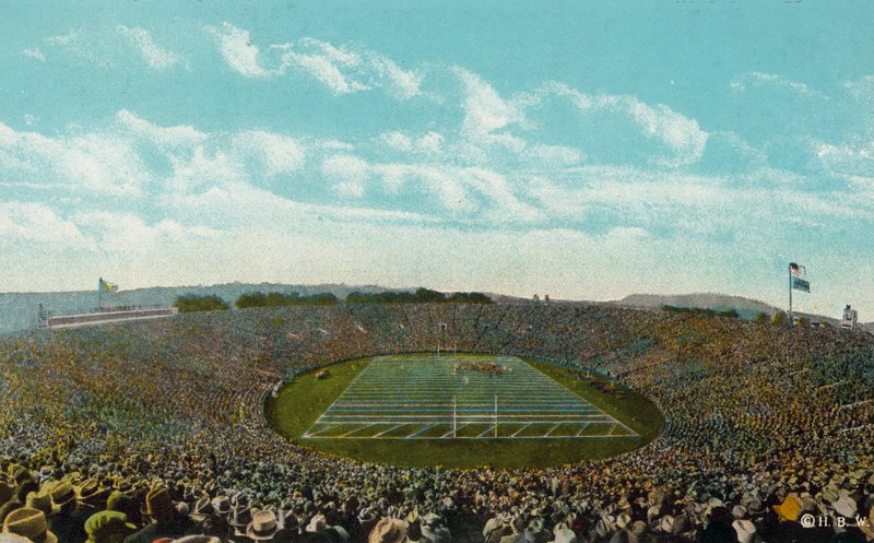 New Haven, Conn: "The Bowl", a Yale nagy futballstadionja, amely 80.000 embert befogad (színes fotó) alkotó: American Photographer