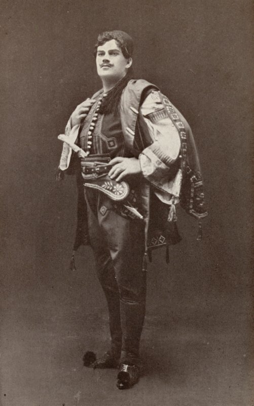 Riccardo Martin, mint Enzo, a "La Gioconda"-ban (fekete-fehér fotó) alkotó: American Photographer