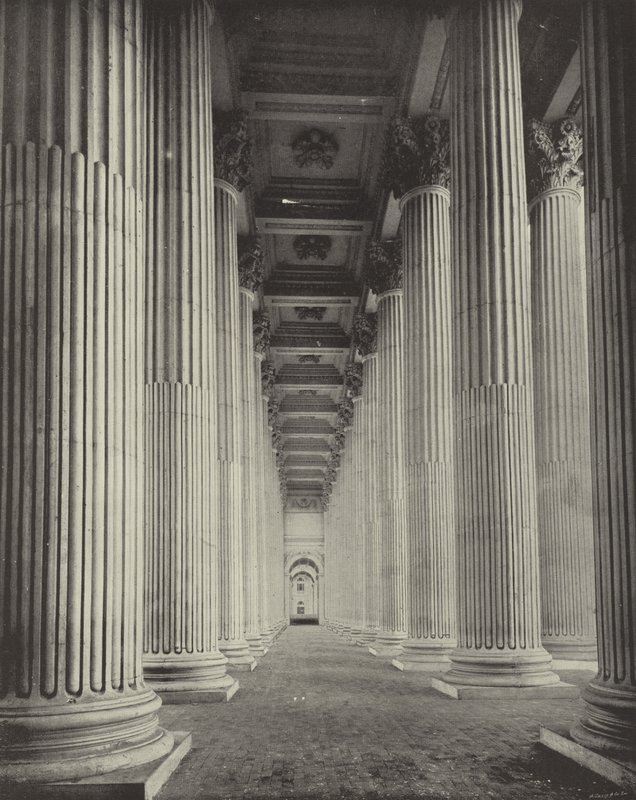 A Peristyle oszlopcsarnoka alkotó: American Photographer