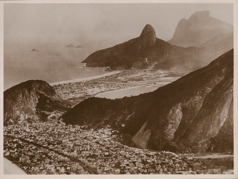 Rio de Janeiro légifelvétele (fekete-fehér fotó) alkotó: Brazilian Photographer