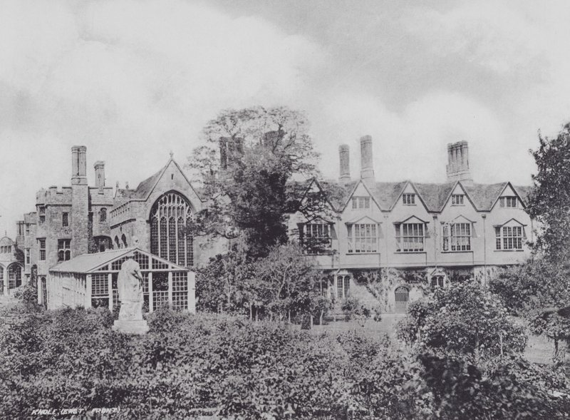 Knole, keleti front (f/w fotó) alkotó: Charles Essenhigh Corke