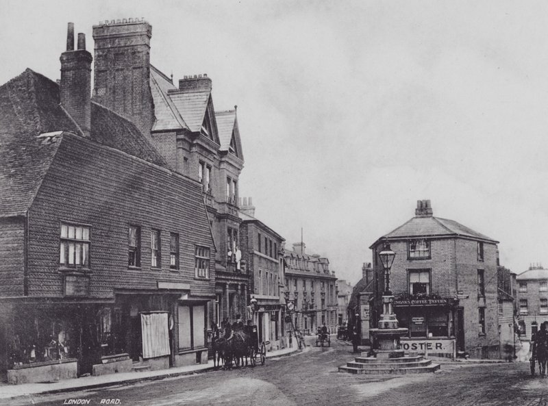 Sevenoaks: London Road (f/w fotó) alkotó: Charles Essenhigh Corke