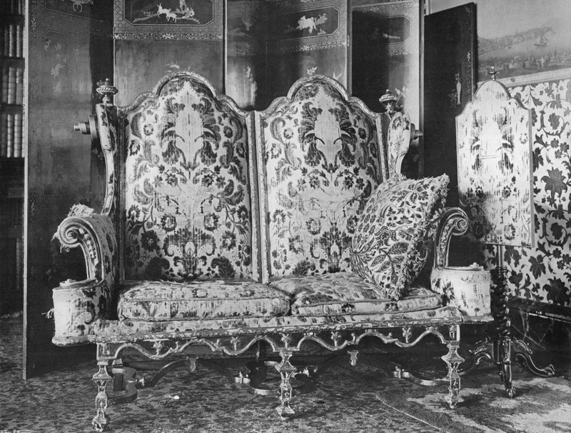 Ritka és kivételes darab alkotó: Charles Latham