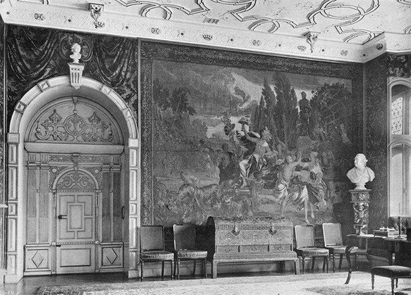 East End of Saloon, Gobelin: Bacchus diadala alkotó: Charles Latham