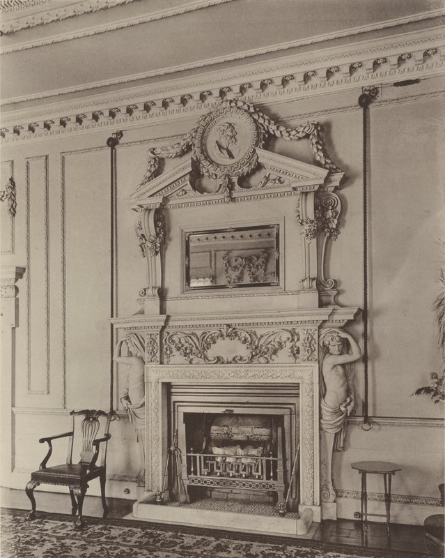 Stoke Hall, Derbyshire, Szaloni kéménydarabok alkotó: Charles Latham