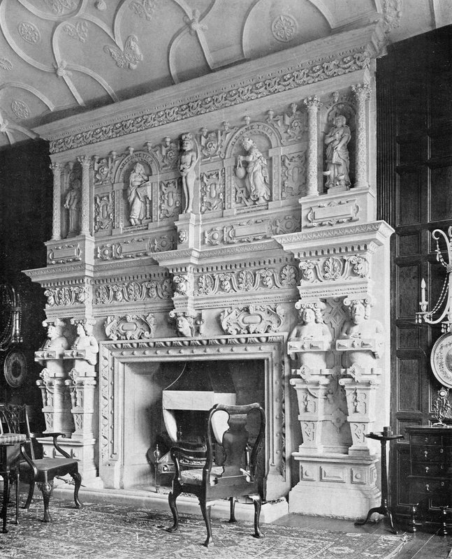 A kéménydarab a szalonban, South Wraxall Manor, az „In English Homes Vol. 1, 1904 alkotó: Charles Latham