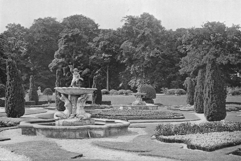 Templomterasz, East Garden alkotó: Charles Latham