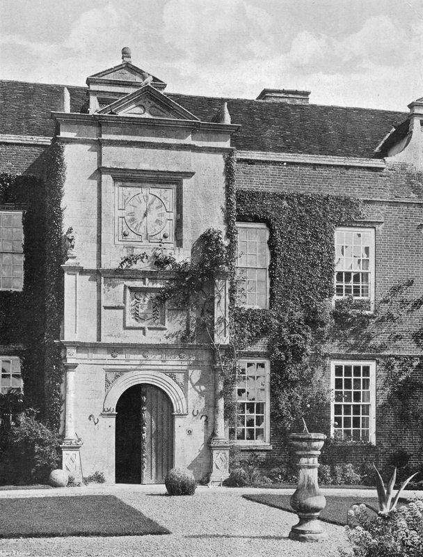 A Rushbrooke Hall bejárata alkotó: Charles Latham