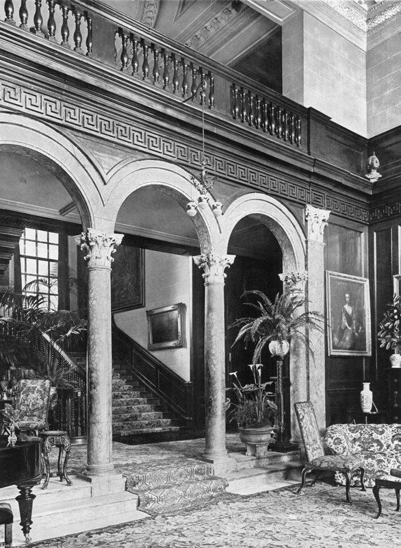 A Hall Galéria alkotó: Charles Latham