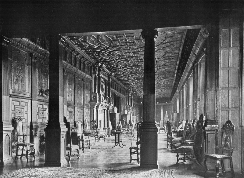 A Hosszú Galéria keletre néz alkotó: Charles Latham