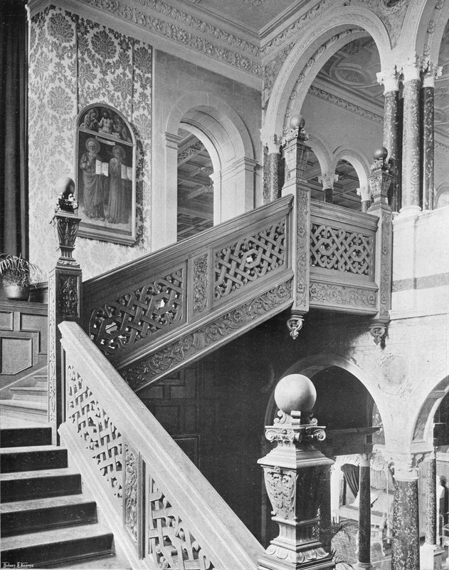 A Grand Stairway áttört korlátai alkotó: Charles Latham