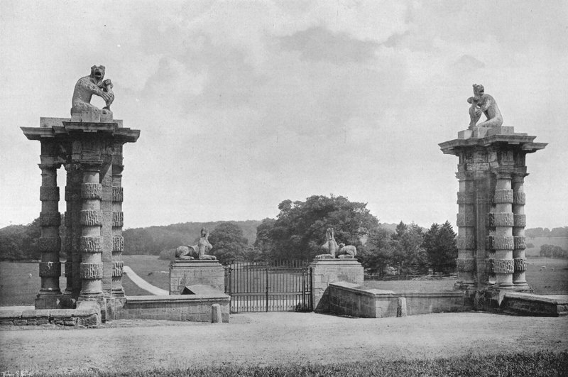 A mólók és a park alkotó: Charles Latham