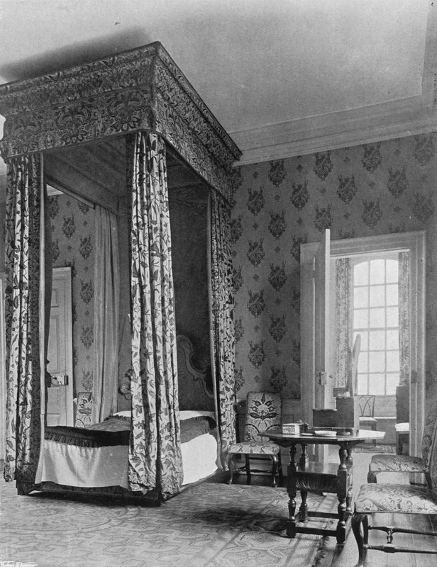 A Queens Room alkotó: Charles Latham