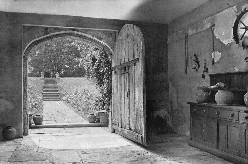 A West Gardenbe alkotó: Charles Latham
