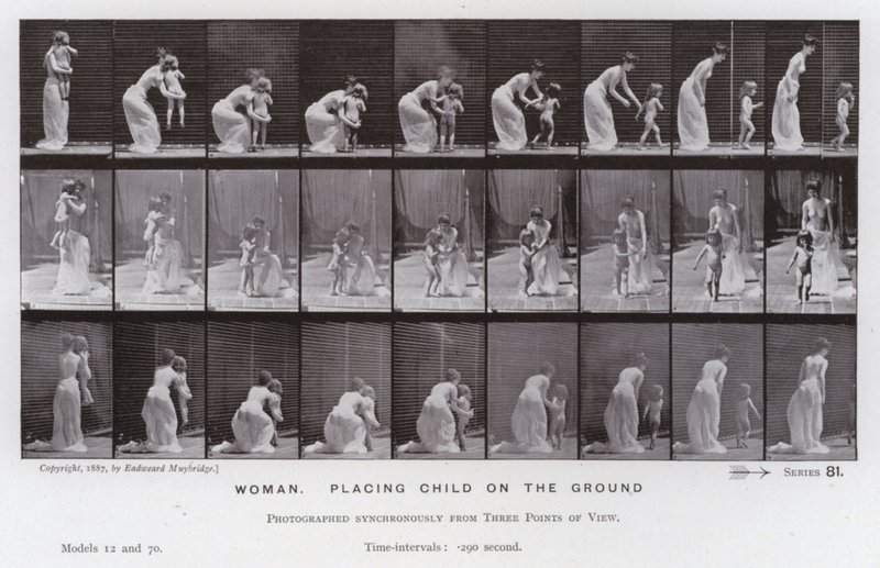 Mozgó emberalak: Nő, gyermeket fektet a földre (f/w fotó) alkotó: Eadweard Muybridge