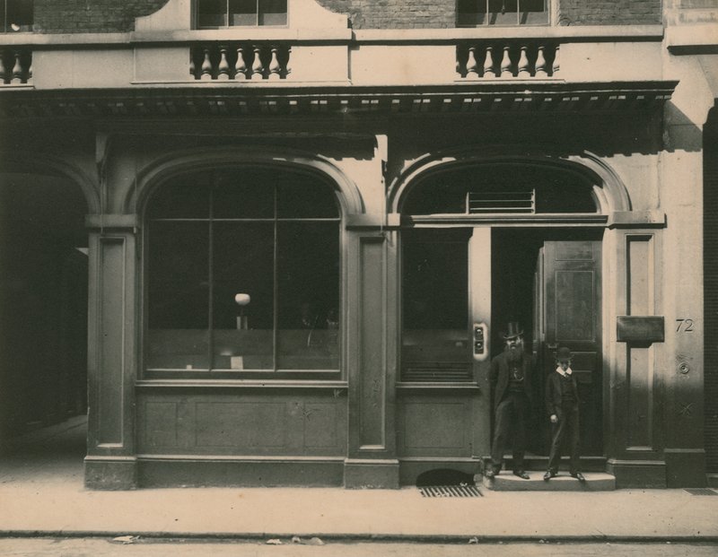 73 Lombard Street, London alkotó: English Photographer
