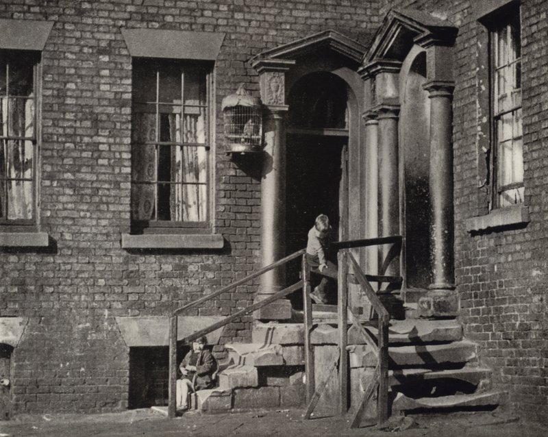 A Corner of Old Liverpool (f/w fotó) alkotó: English Photographer
