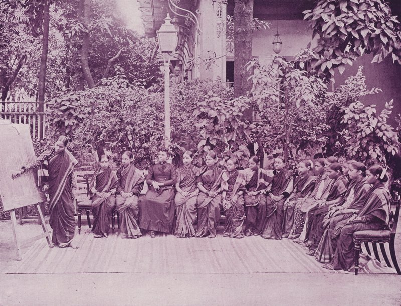 Egy hindu lányiskola alkotó: English Photographer