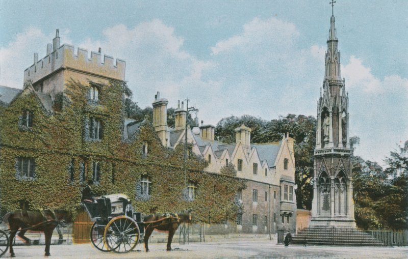 Balliol Főiskola és Mártírok emlékműve alkotó: English Photographer