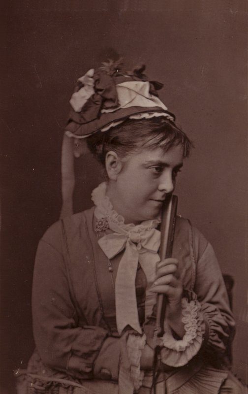 Bella Goodall alkotó: English Photographer