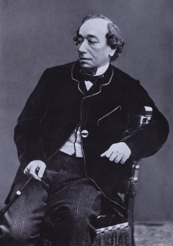 Benjamin Disraeli, Beaconsfield grófja, brit konzervatív politikus és miniszterelnök alkotó: English Photographer
