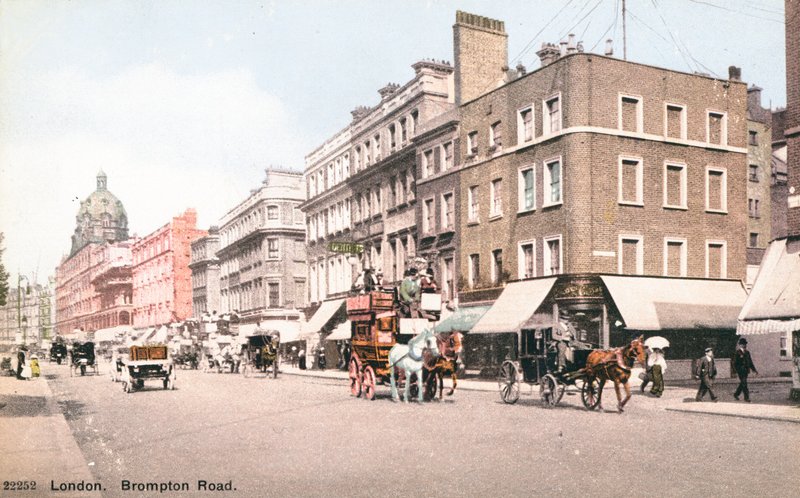 Brompton Road Londonban (színes fotó) alkotó: English Photographer
