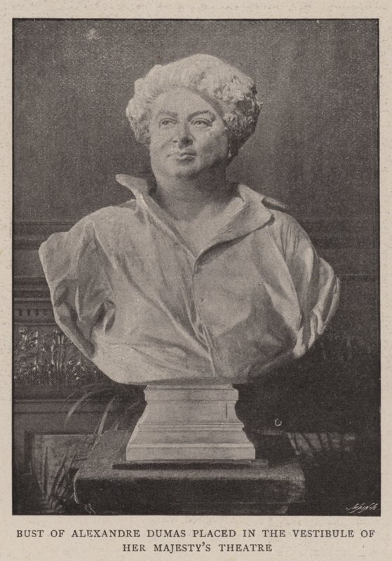 Alexandre Dumas mellszobra Őfelsége Színházának előcsarnokában alkotó: English Photographer