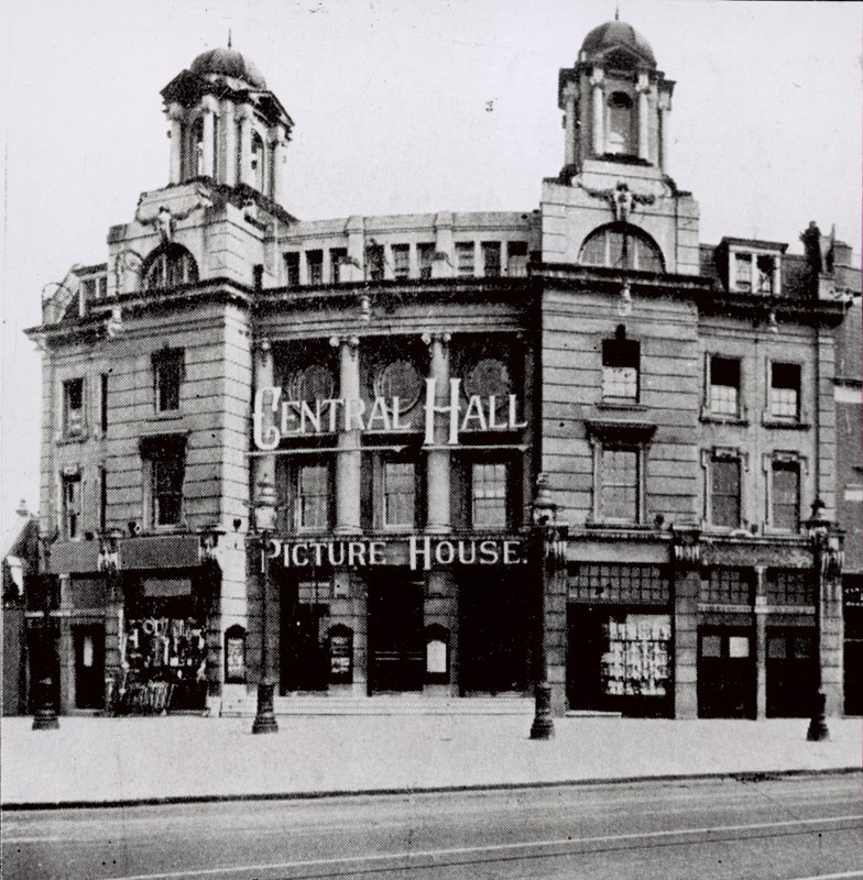 Central Hall Picture House, Bromley Road, Catford alkotó: English Photographer