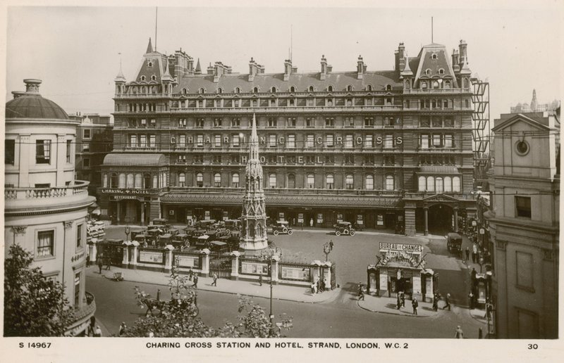 Charing Cross pályaudvar és szálloda, Strand, London alkotó: English Photographer