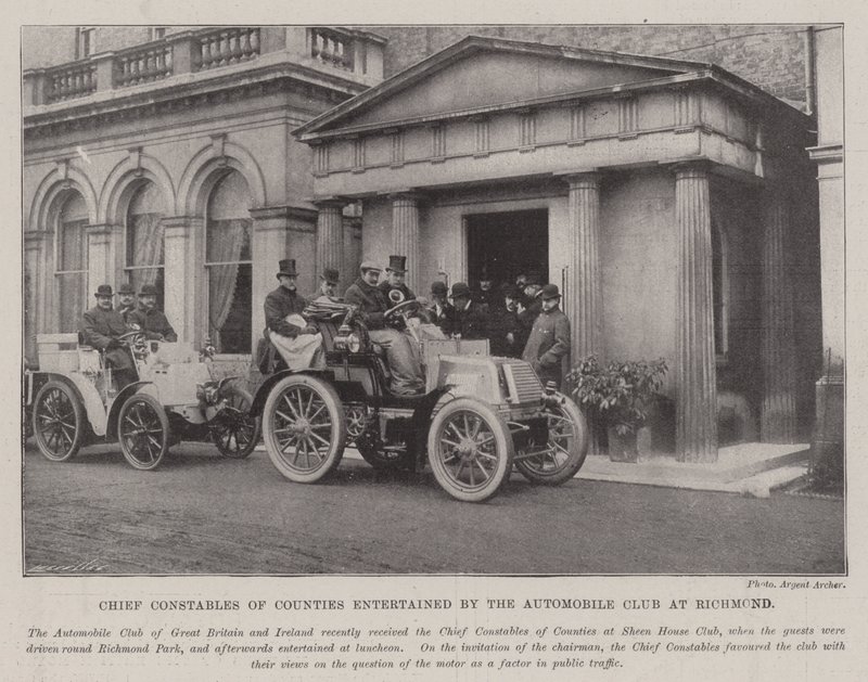A megyék főtisztje, akit a richmondi Automobile Club szórakoztat alkotó: English Photographer