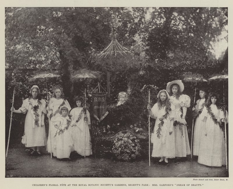 Gyermek virágünnepség a Royal Botanic Society kertjében, a Regents Parkban, Mrs Garfords Dream of Beauty alkotó: English Photographer
