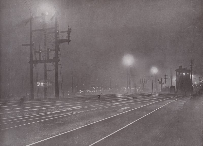 Clapham Junction éjjel alkotó: English Photographer