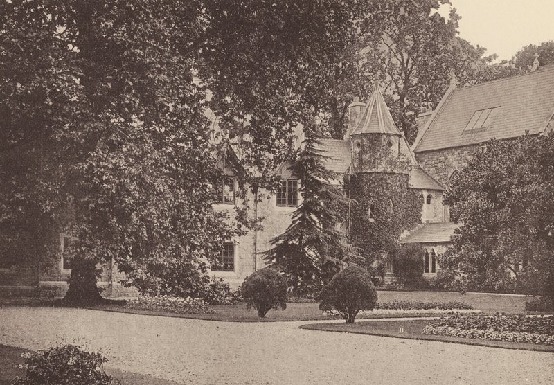 A Szent Szív kolostor, Roehampton: A terasz keleti vége és az elvonulóház (fekete-fehér fotó) alkotó: English Photographer