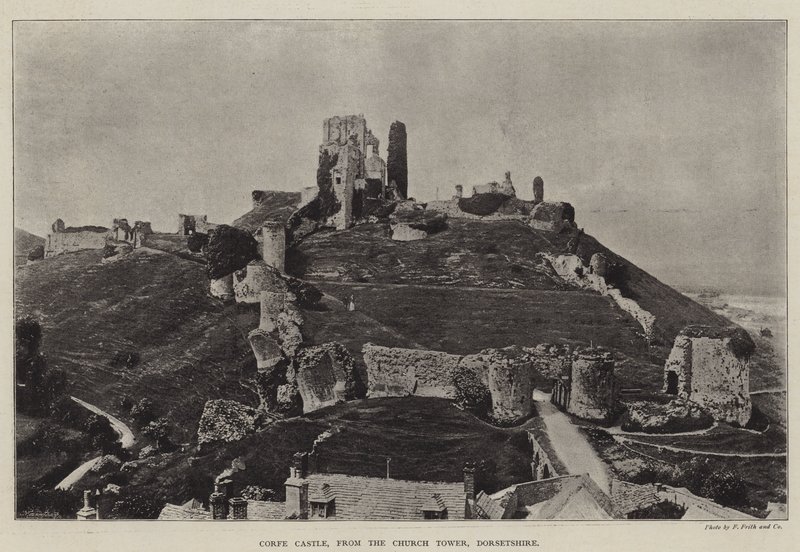 Corfe kastély, a Church Tower felől, Dorsetshire alkotó: English Photographer