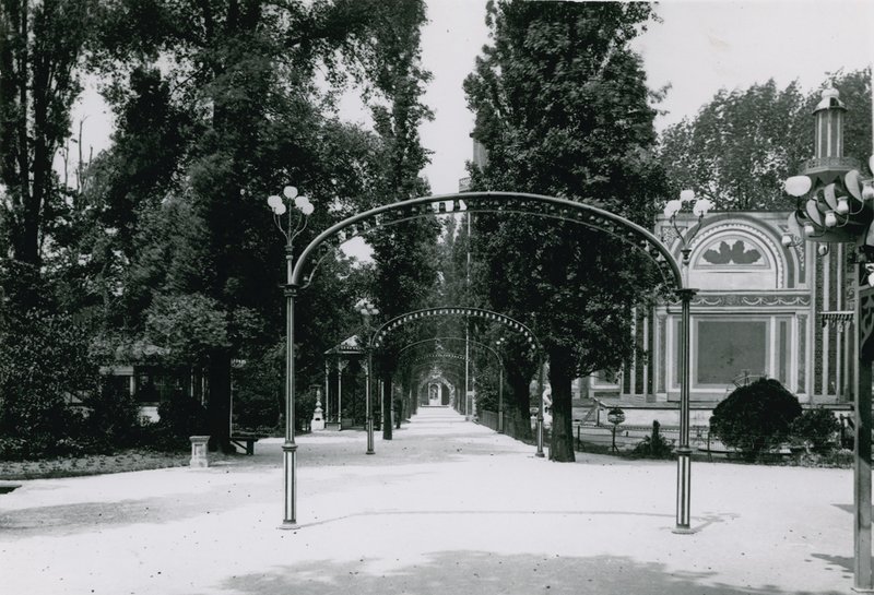 Cremorne Gardens; London: Center Walk alkotó: English Photographer