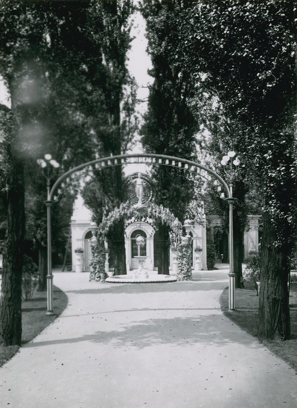 Cremorne Gardens, London: A barlang alkotó: English Photographer