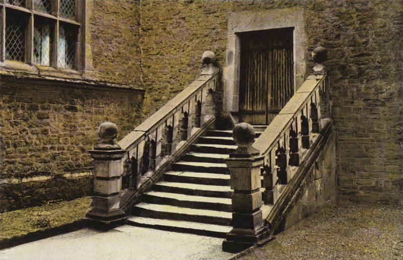 Dorothy Vernons Steps and Door, Haddon Hall alkotó: English Photographer