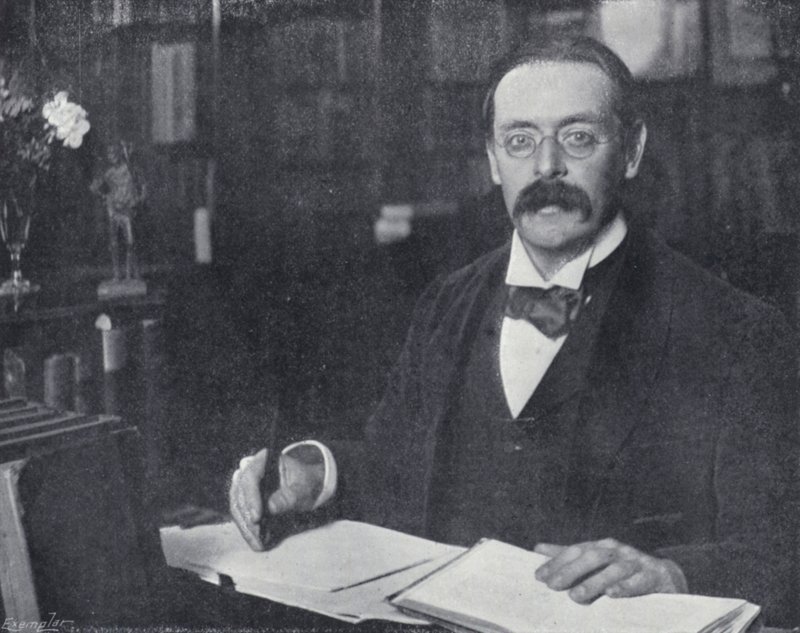 Edmund Gosse a tanulmányában (f/w fotó) alkotó: English Photographer